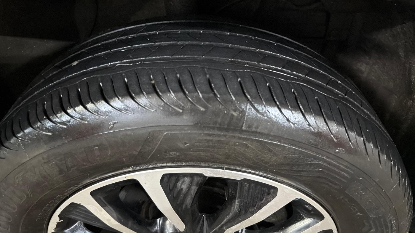 2022 Maruti Vitara Brezza ZXI PLUS, Petrol, Manual, 1,02,086 km, Right Front Tyre Tread