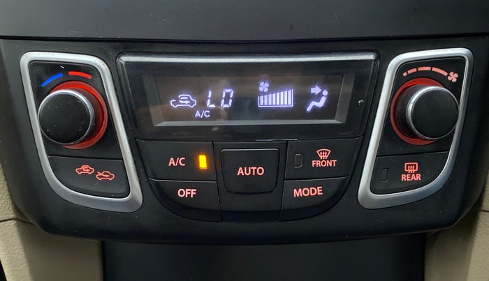 2016 Maruti Ciaz VDI+ SHVS, Diesel, Manual, 88,735 km, Automatic Climate Control
