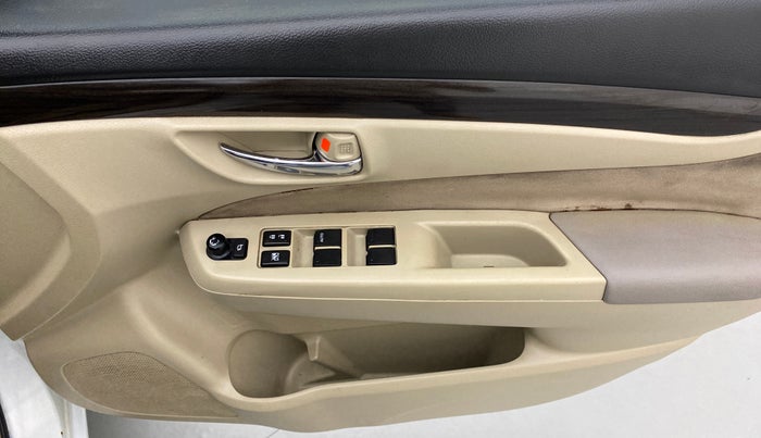 2016 Maruti Ciaz VDI+ SHVS, Diesel, Manual, 88,735 km, Driver Side Door Panels Control