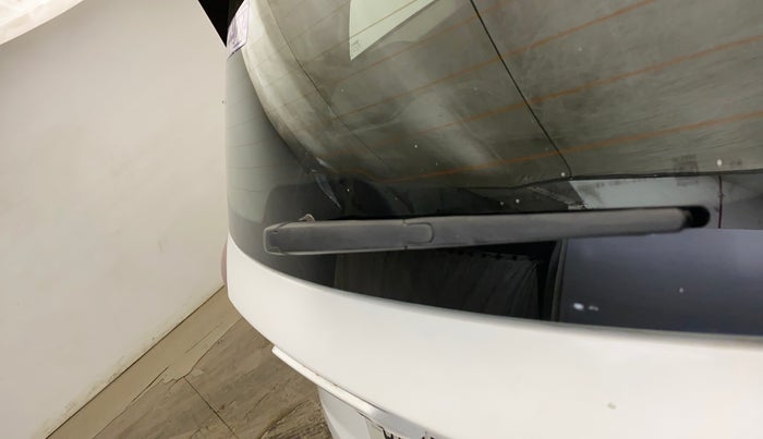 2022 Mahindra XUV700 AX 5 P MT 7 STR, Petrol, Manual, 59,885 km, Rear Wiper