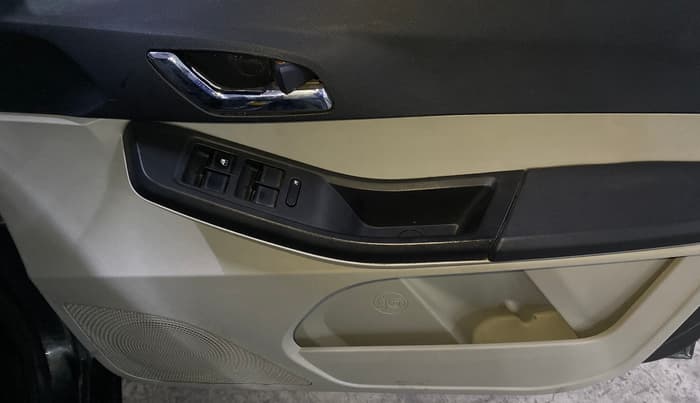 2022 Tata Tiago XZ PLUS PETROL, Petrol, Manual, 94,875 km, Driver Side Door Panels Control