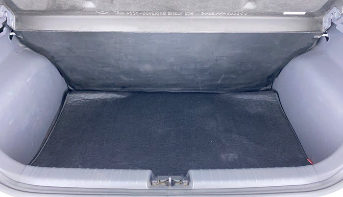 2019 Hyundai GRAND I10 NIOS SPORTZ PETROL, Petrol, Manual, 40,877 km, Boot Inside