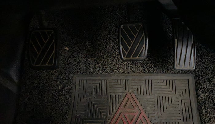 2017 Maruti Swift ZXI, Petrol, Manual, 61,514 km, Pedals