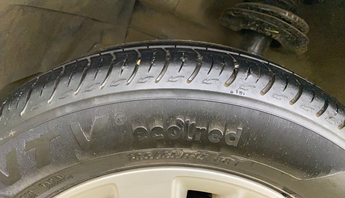 2017 Maruti Swift ZXI, Petrol, Manual, 61,514 km, Left Front Tyre Tread