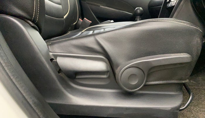 2017 Maruti Swift ZXI, Petrol, Manual, 61,514 km, Driver Side Adjustment Panel