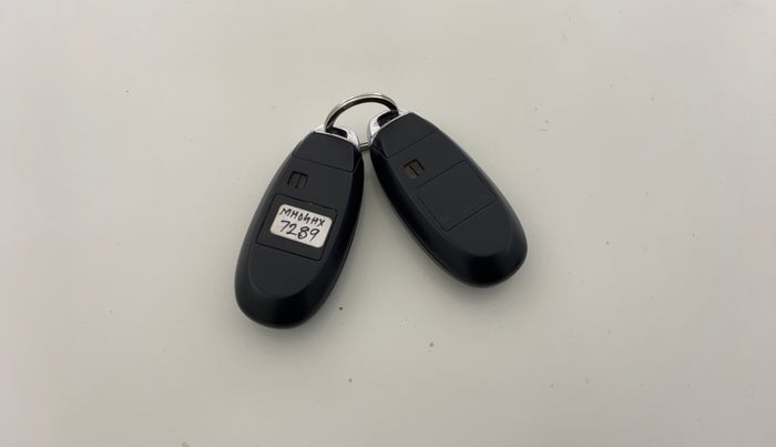 2017 Maruti Swift ZXI, Petrol, Manual, 61,514 km, Key Close Up