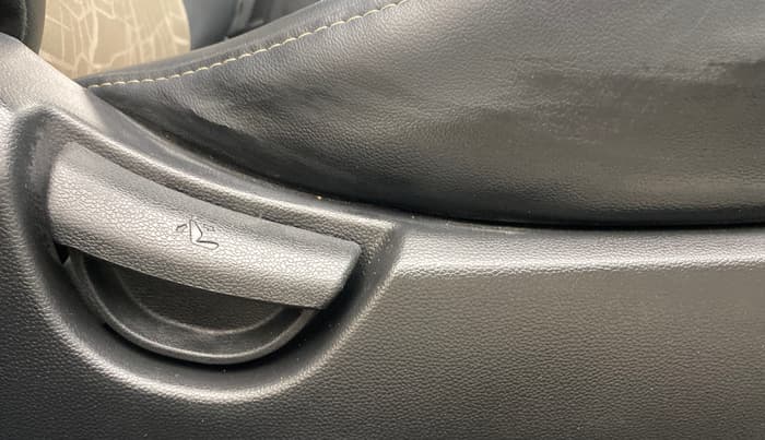 2019 Hyundai Grand i10 MAGNA AT 1.2 KAPPA VTVT, Petrol, Automatic, 79,288 km, Driver Side Adjustment Panel