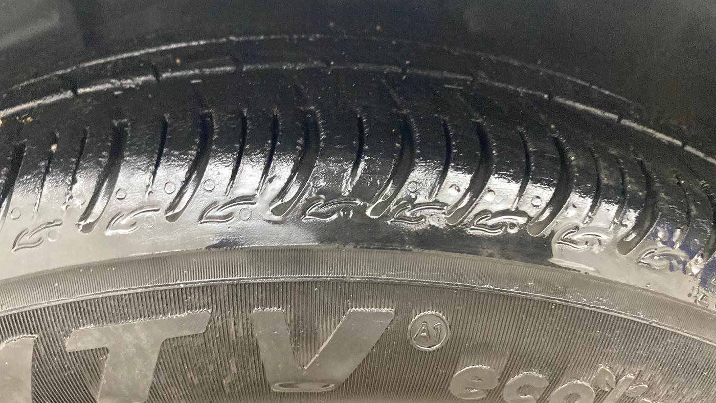 2019 Hyundai Grand i10 MAGNA AT 1.2 KAPPA VTVT, Petrol, Automatic, 79,487 km, Left Front Tyre Tread