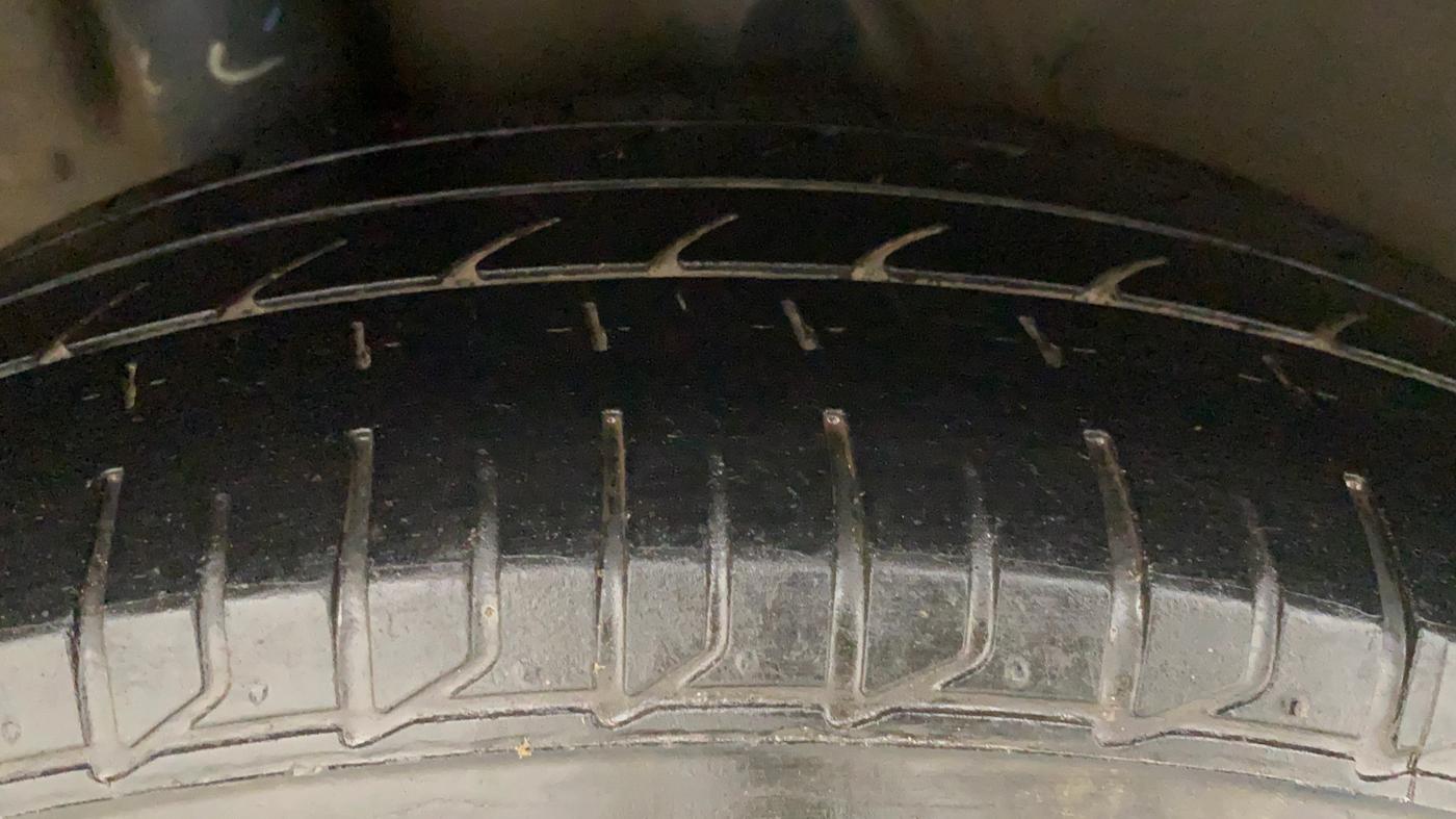2018 Hyundai Verna 1.4 EX PETROL, Petrol, Manual, 64,469 km, Right Rear Tyre Tread