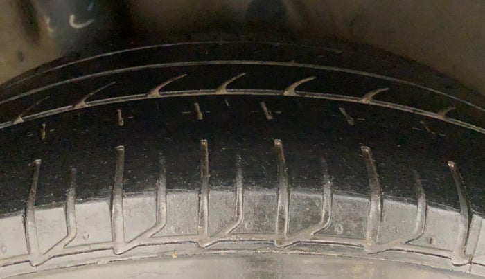 2018 Hyundai Verna 1.4 EX PETROL, Petrol, Manual, 64,469 km, Right Rear Tyre Tread