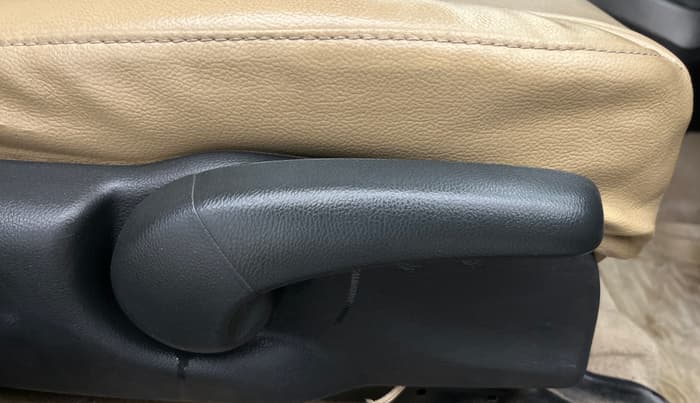 2015 Honda City 1.5L I-VTEC SV, Petrol, Manual, 1,15,001 km, Driver Side Adjustment Panel