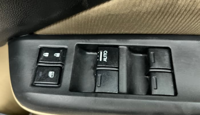 2015 Honda City 1.5L I-VTEC SV, Petrol, Manual, 1,15,001 km, Driver Side Door Panels Control