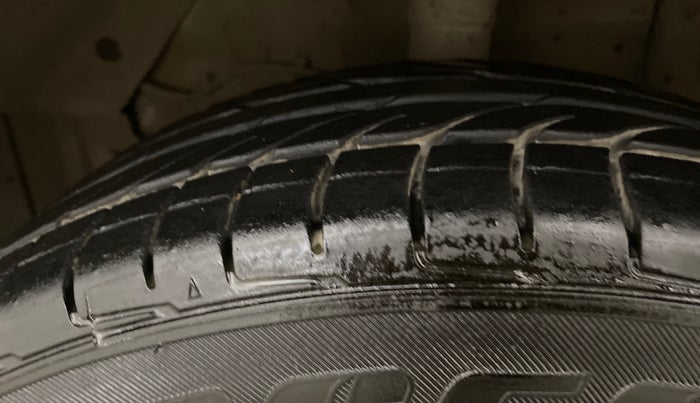 2021 Maruti Vitara Brezza VXI, Petrol, Manual, 75,229 km, Left Front Tyre Tread