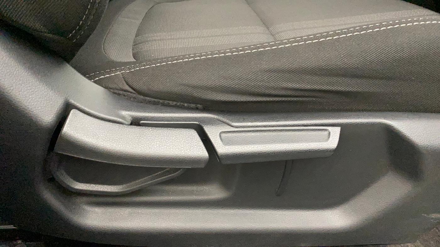 2019 Hyundai VENUE SX PLUS 1.0 TURBO DCT, Petrol, Automatic, 57,826 km, Driver Side Adjustment Panel