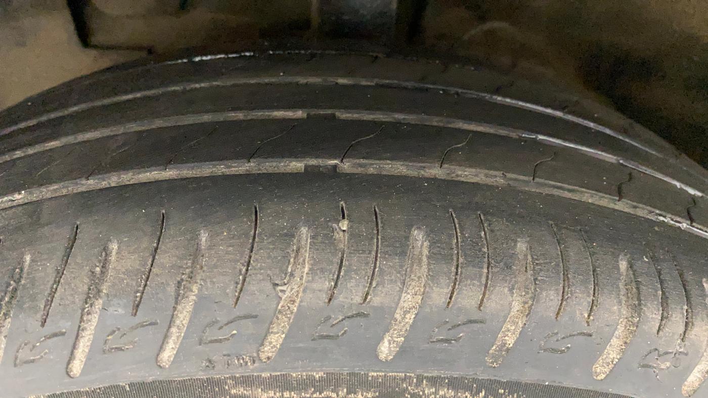 2019 Hyundai VENUE SX PLUS 1.0 TURBO DCT, Petrol, Automatic, 57,826 km, Left Front Tyre Tread