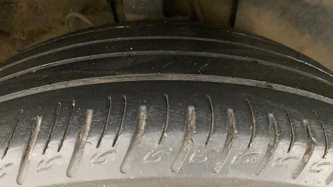 2019 Hyundai VENUE SX PLUS 1.0 TURBO DCT, Petrol, Automatic, 57,826 km, Right Front Tyre Tread