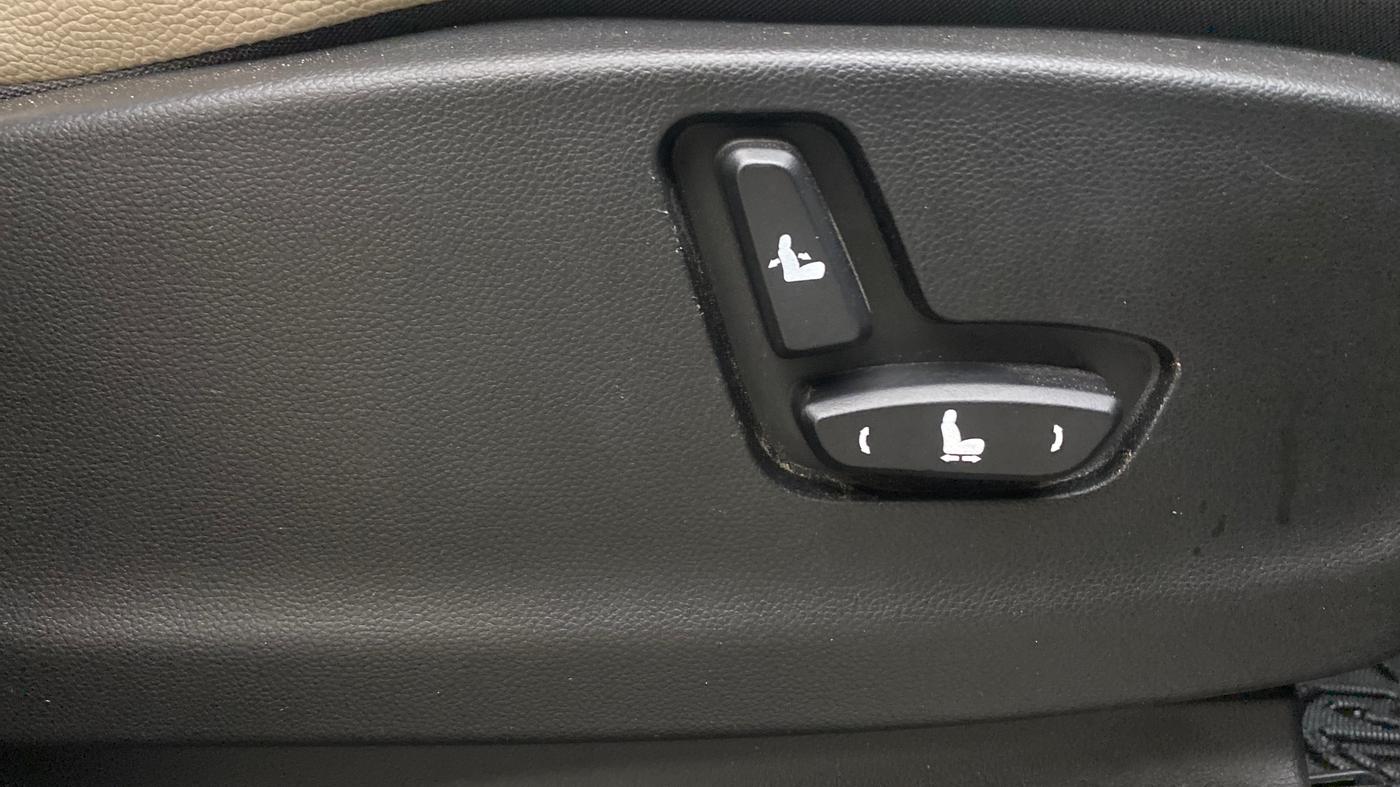 2023 MG HECTOR SAVVY PRO 1.5 TURBO CVT PETROL, Petrol, Automatic, 29,442 km, Driver Side Adjustment Panel