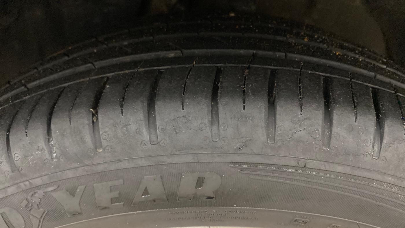 2023 MG HECTOR SAVVY PRO 1.5 TURBO CVT PETROL, Petrol, Automatic, 29,442 km, Left Front Tyre Tread
