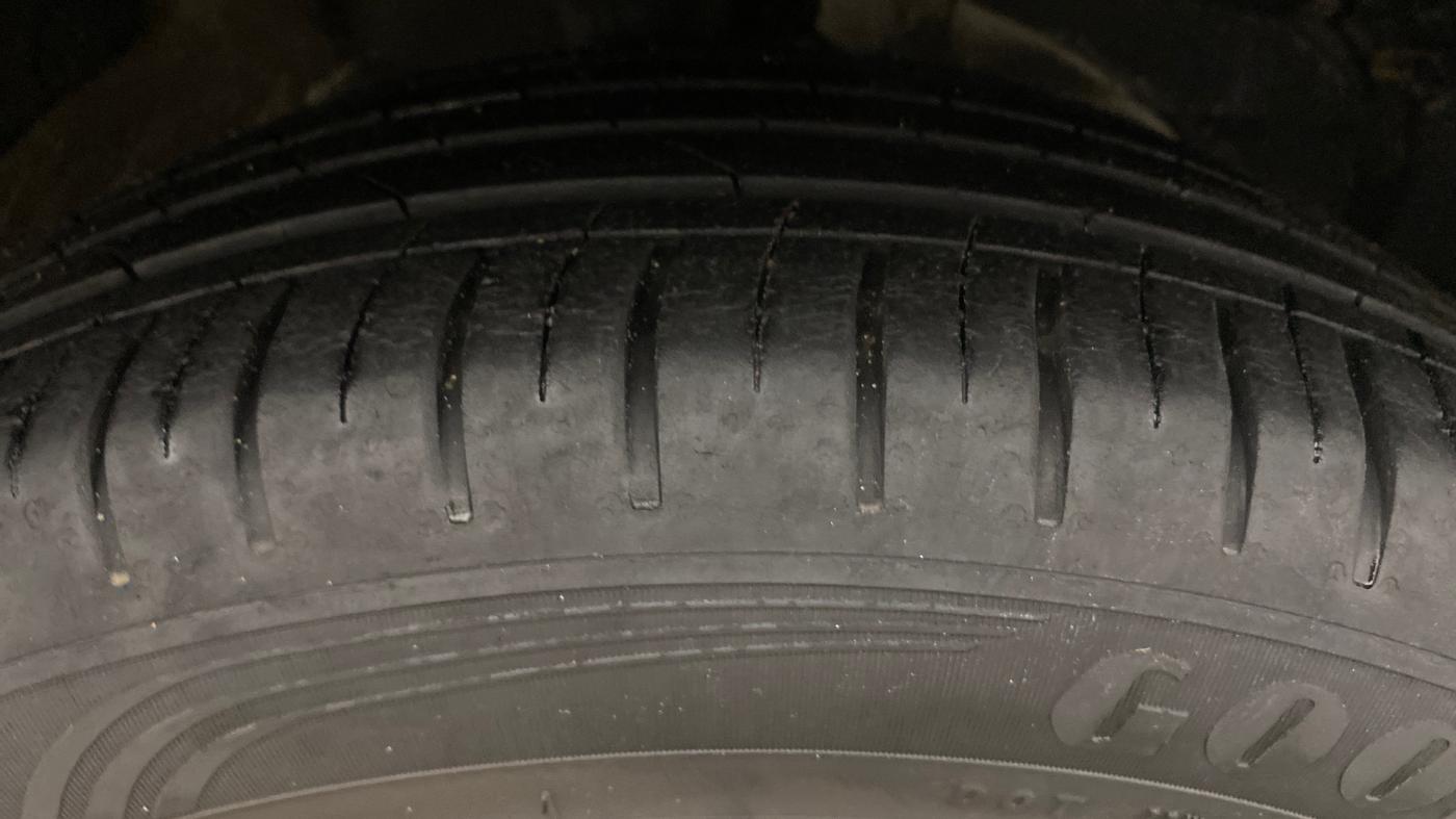 2023 MG HECTOR SAVVY PRO 1.5 TURBO CVT PETROL, Petrol, Automatic, 29,442 km, Right Front Tyre Tread