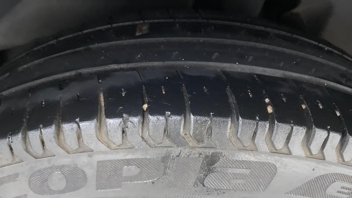 2018 Maruti Dzire VXI, Petrol, Manual, 54,146 km, Left Rear Tyre Tread