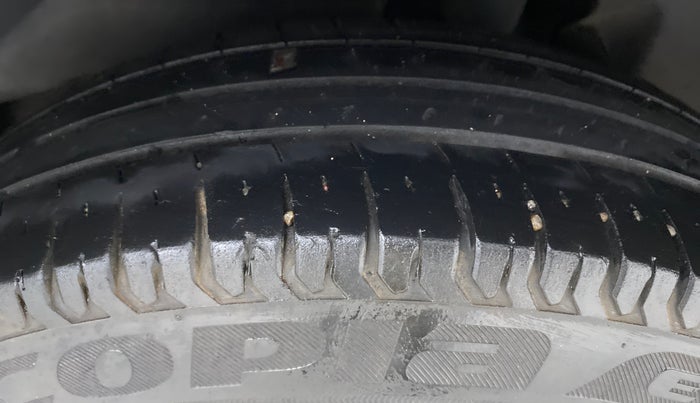 2018 Maruti Dzire VXI, Petrol, Manual, 54,146 km, Left Rear Tyre Tread