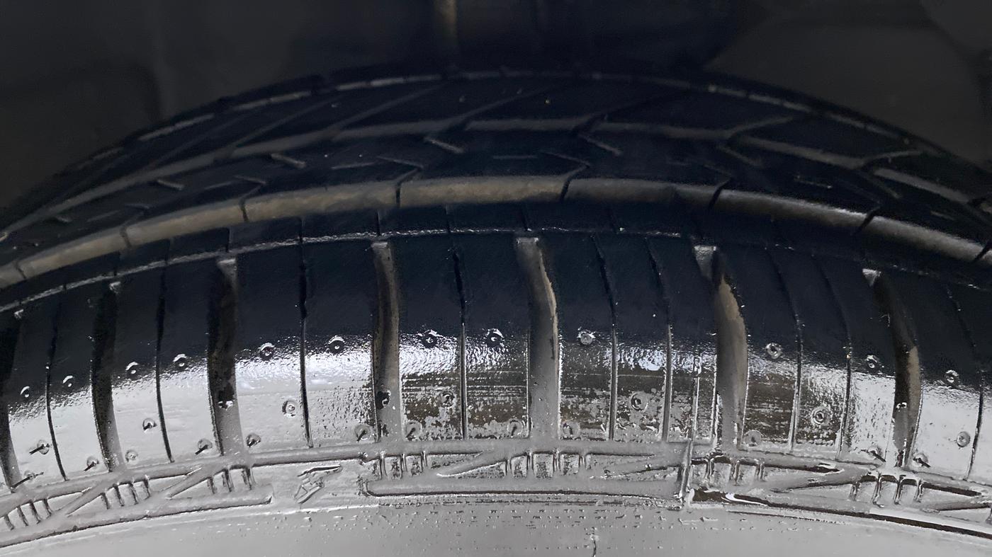 2018 Maruti Dzire VXI, Petrol, Manual, 54,146 km, Right Front Tyre Tread