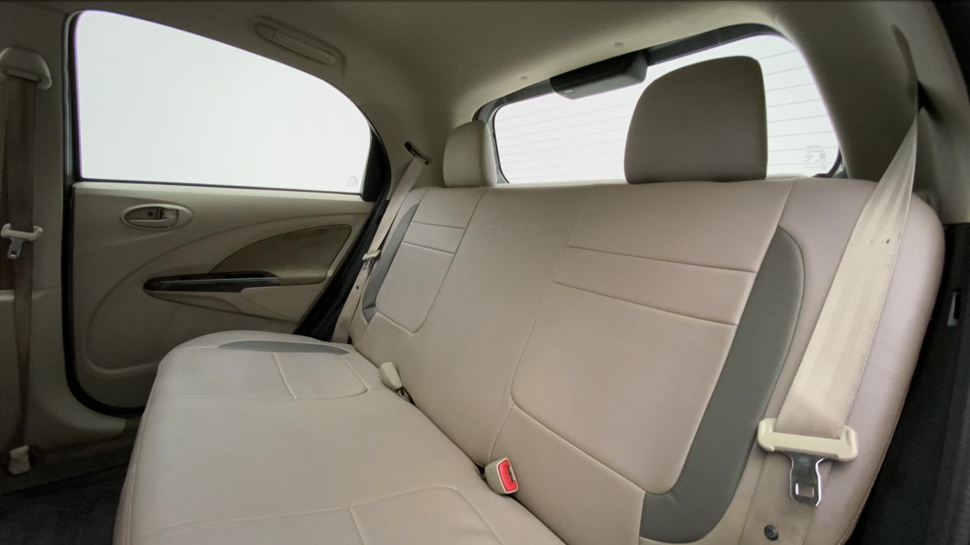 2015 Toyota Etios Liva VX, Petrol, Manual, 62,419 km, Right Side Rear Door Cabin