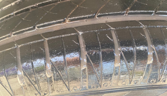 2016 Honda City 1.5L I-VTEC V MT, Petrol, Manual, 32,920 km, Left Front Tyre Tread