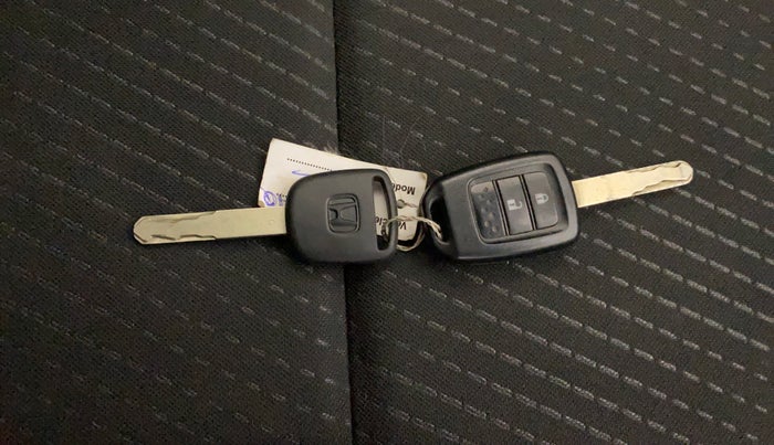 2017 Honda WR-V 1.2L I-VTEC VX MT, Petrol, Manual, 51,394 km, Key Close Up