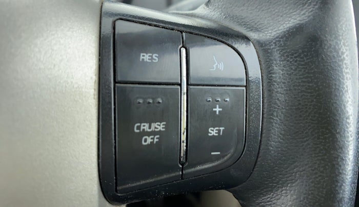 2016 Mahindra XUV500 W10 FWD, Diesel, Manual, 79,195 km, Adaptive Cruise Control