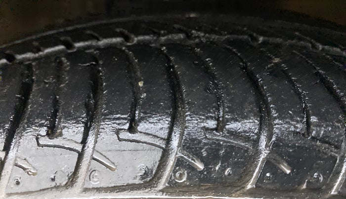 2017 Maruti Celerio VXI AGS, Petrol, Automatic, 80,390 km, Right Front Tyre Tread