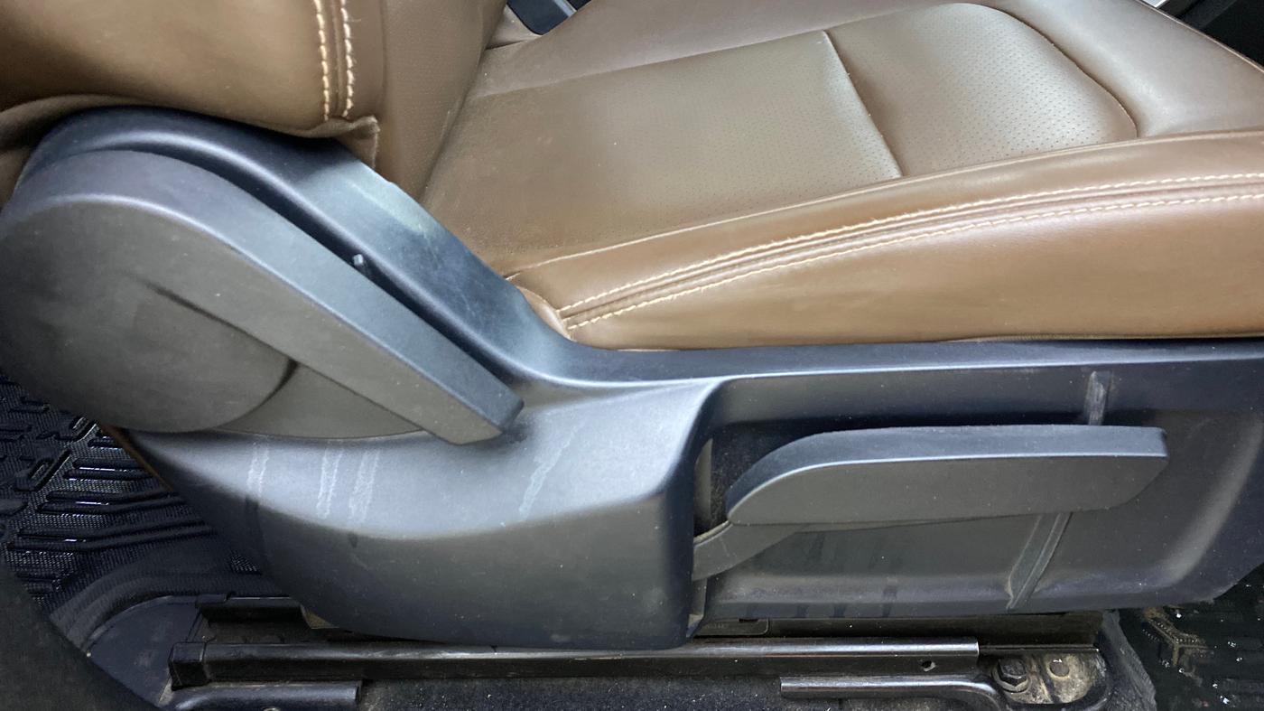 2019 Tata Harrier XZ 2.0L, Diesel, Manual, 1,19,262 km, Driver Side Adjustment Panel