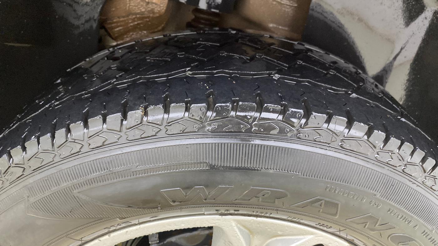 2019 Tata Harrier XZ 2.0L, Diesel, Manual, 1,19,262 km, Left Rear Tyre Tread