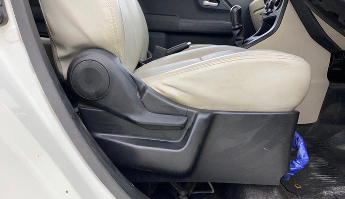 2022 Maruti New Wagon-R VXI CNG 1.0, CNG, Manual, 42,548 km, Driver Side Adjustment Panel