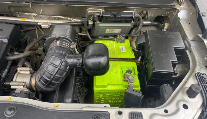 2018 Mahindra KUV 100 NXT K8 P 6 STR, Petrol, Manual, 83,476 km, Engine View - Left