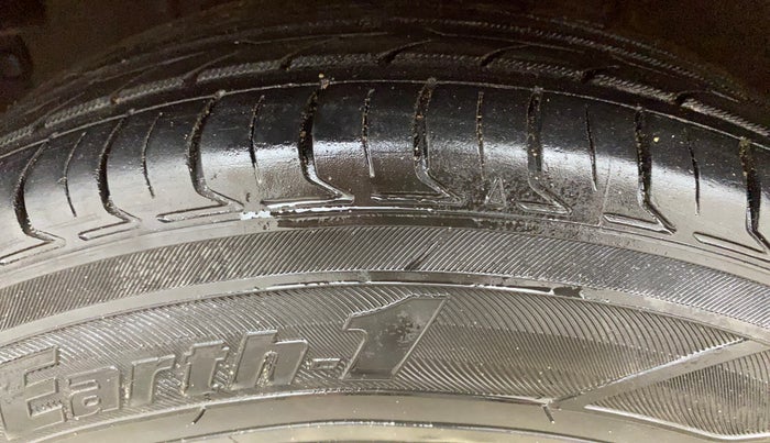 2013 Hyundai i10 MAGNA 1.2, Petrol, Manual, 73,186 km, Left Front Tyre Tread