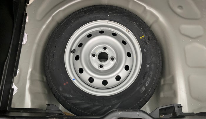 2023 Maruti Swift LXI, Petrol, Manual, 10,834 km, Spare Tyre