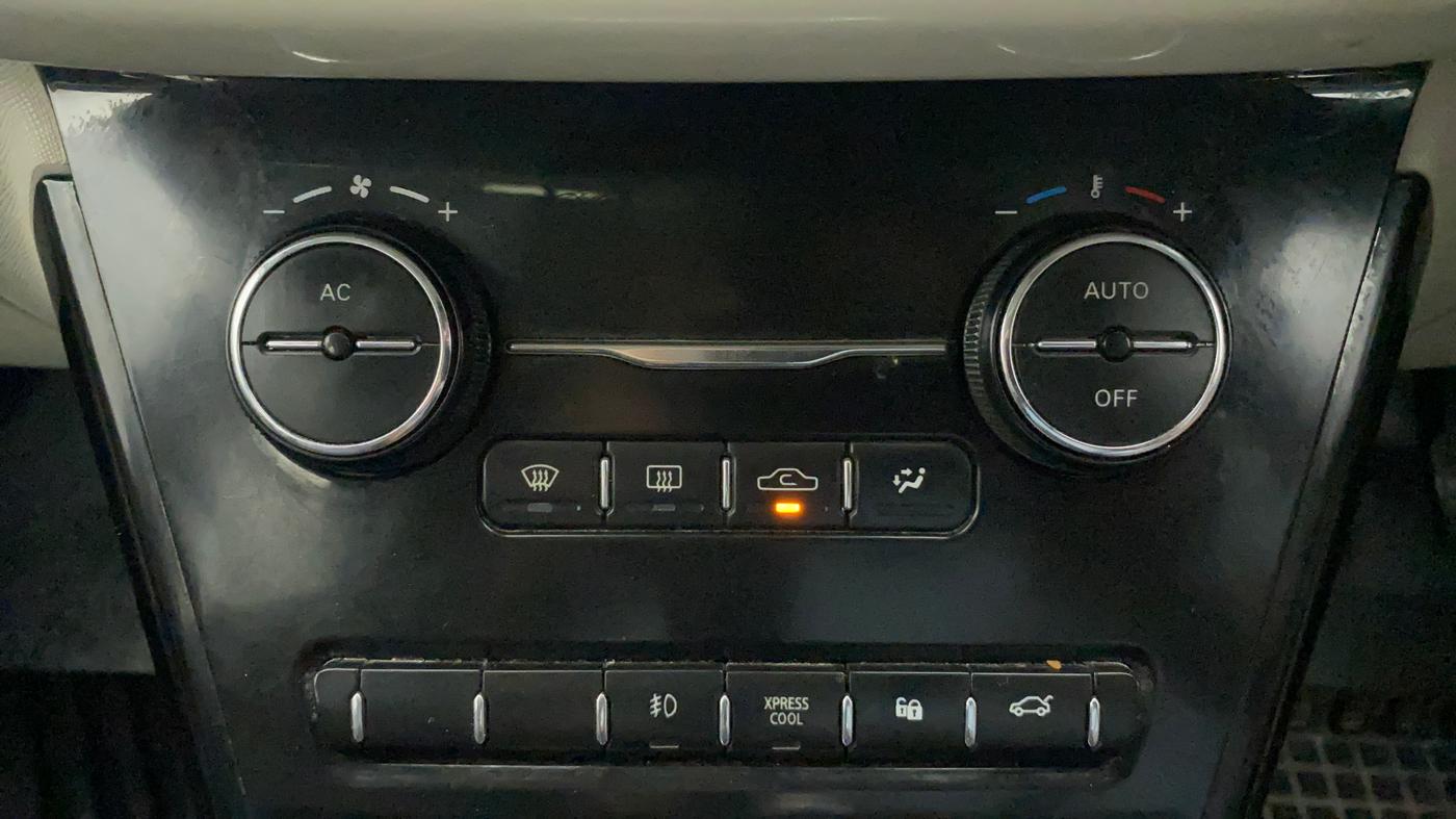 2020 Tata NEXON XZ PLUS (O) PETROL DUAL TONE, Petrol, Manual, 43,142 km, Automatic Climate Control
