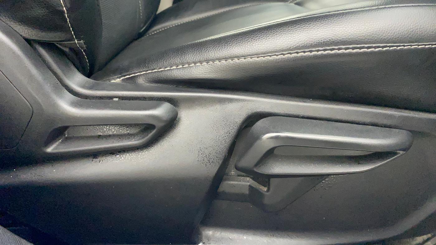 2020 Tata NEXON XZ PLUS (O) PETROL DUAL TONE, Petrol, Manual, 43,142 km, Driver Side Adjustment Panel