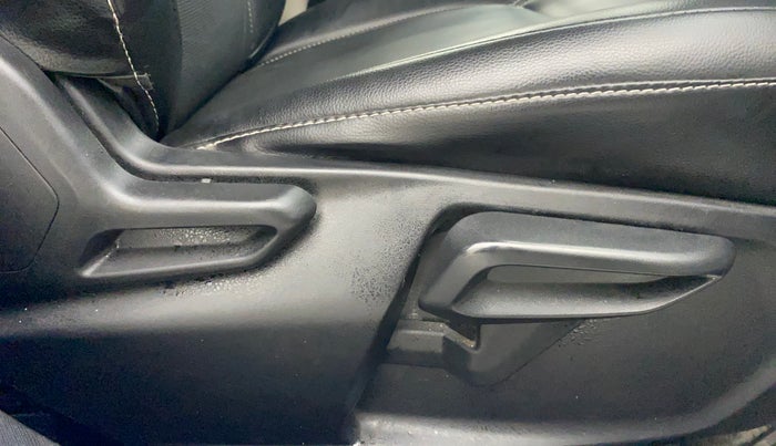 2020 Tata NEXON XZ PLUS (O) PETROL DUAL TONE, Petrol, Manual, 43,142 km, Driver Side Adjustment Panel