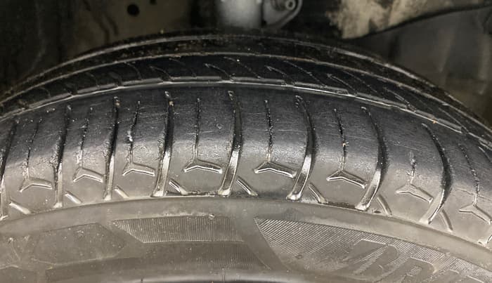 2014 Honda Brio S MT, Petrol, Manual, 64,172 km, Right Front Tyre Tread