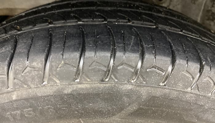 2014 Honda Brio S MT, Petrol, Manual, 64,172 km, Left Front Tyre Tread