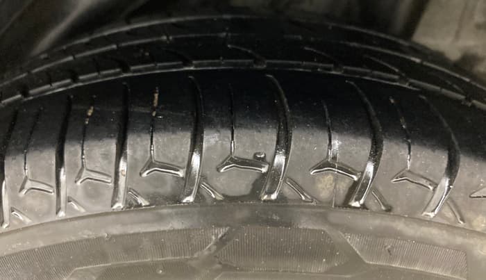 2014 Honda Brio S MT, Petrol, Manual, 64,172 km, Left Rear Tyre Tread