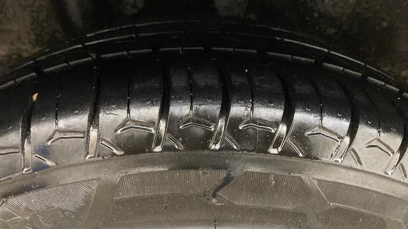 2014 Honda Brio S MT, Petrol, Manual, 64,172 km, Right Rear Tyre Tread