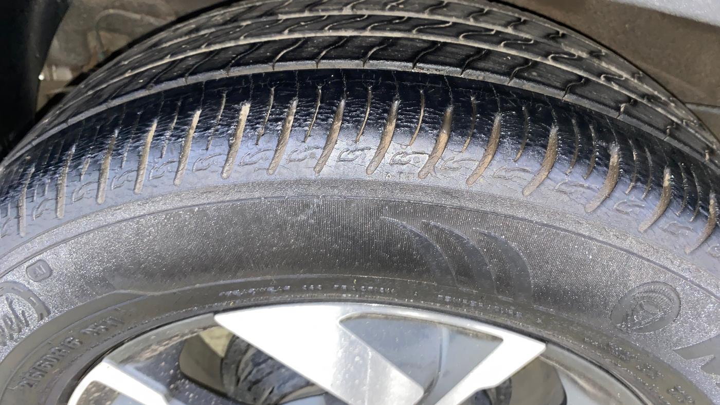 2020 KIA SONET GTX PLUS 1.0 DCT, Petrol, Automatic, 26,419 km, Right Rear Tyre Tread