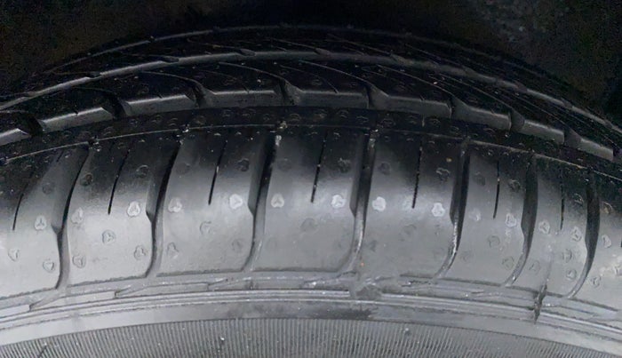 2019 Maruti Celerio VXI CNG D, CNG, Manual, 50,764 km, Right Front Tyre Tread