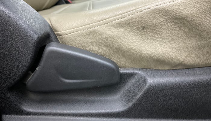 2018 Renault Kwid CLIMBER 1.0 AMT, Petrol, Automatic, 27,823 km, Driver Side Adjustment Panel
