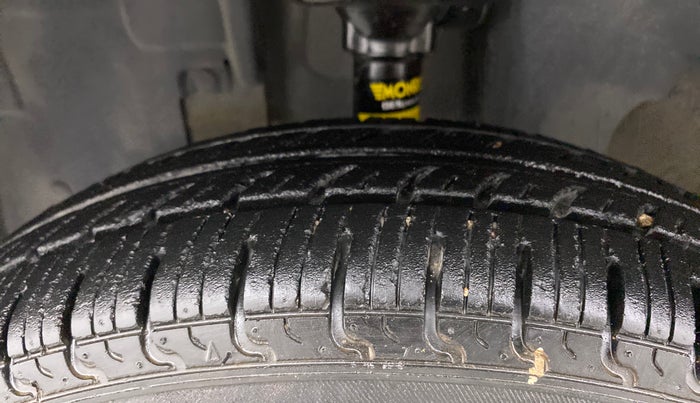 2018 Renault Kwid CLIMBER 1.0 AMT, Petrol, Automatic, 27,823 km, Left Front Tyre Tread