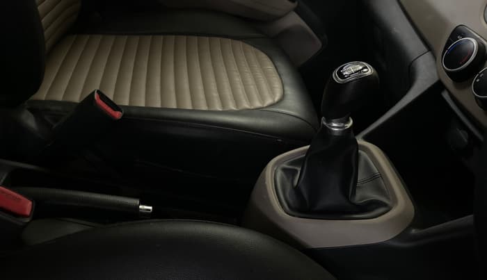 2016 Hyundai Grand i10 SPORTZ 1.2 KAPPA VTVT, Petrol, Manual, 26,750 km, Gear Lever