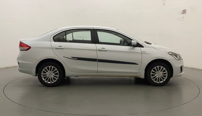 2016 Maruti Ciaz VXI, Petrol, Manual, 51,282 km, Right Side